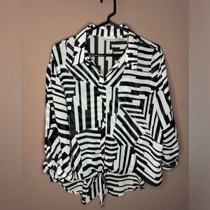 Chico's Black and White 3/4 Sleeve Graphic Button Down